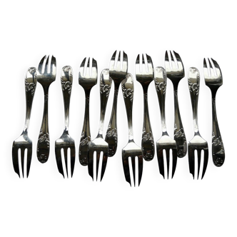 Service of 12 silver-plated oyster forks, fish cutlery
