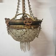 Antique balloon chandelier with pendants, in brass and with mouldings.