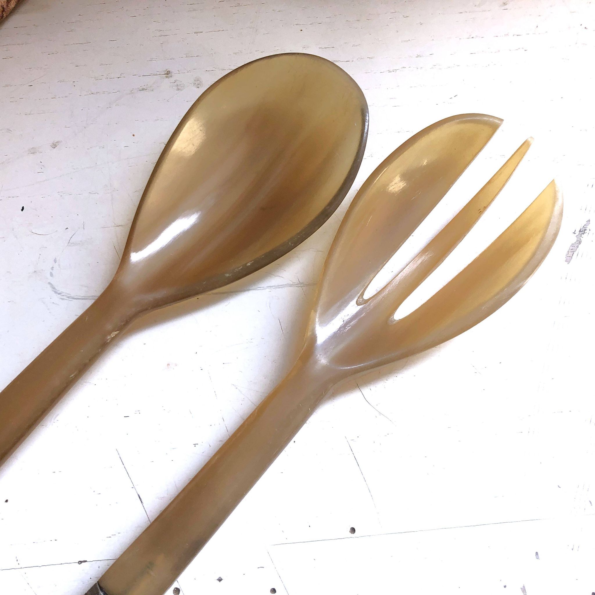 Salad cutlery box in vintage blond horn 30/40 France