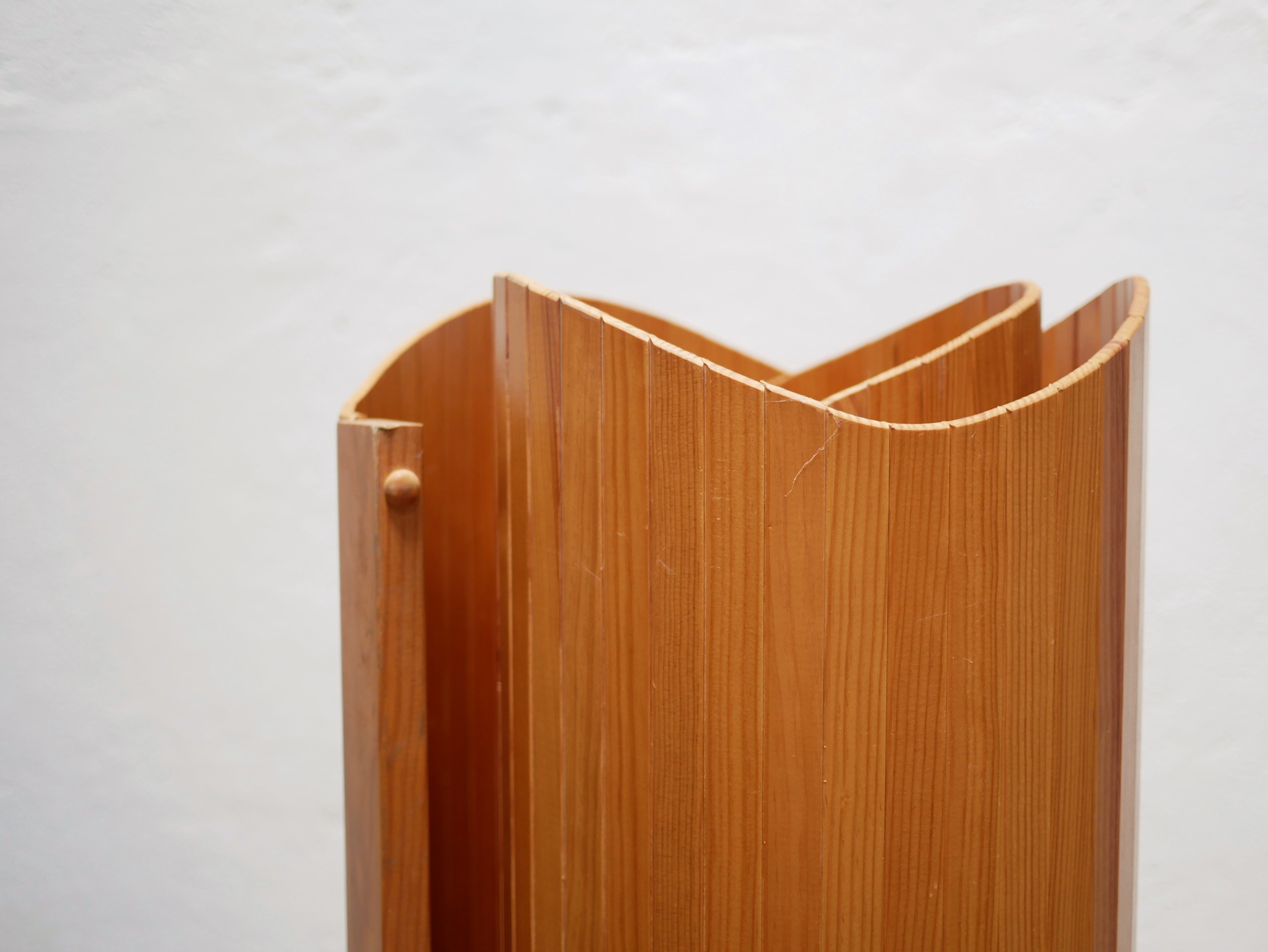 Vintage wooden screen published by Habitat