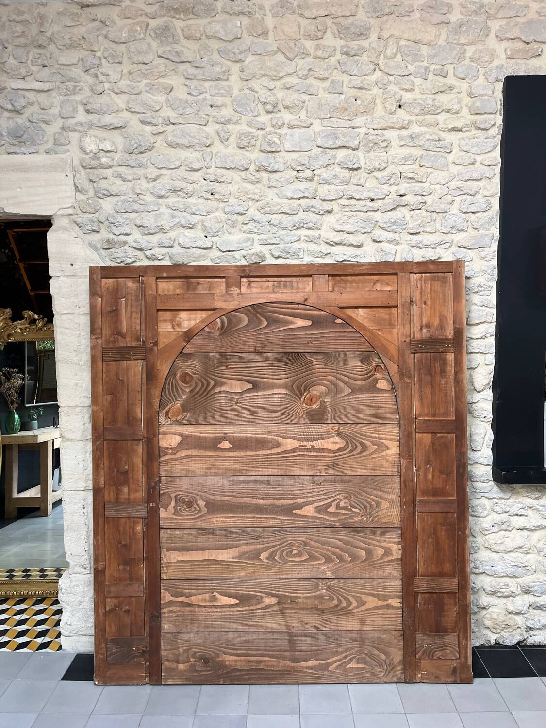 Important woodwork, 176.5cm/158cm 19th century fireplace mirror, quilted glass, parquet on the back.