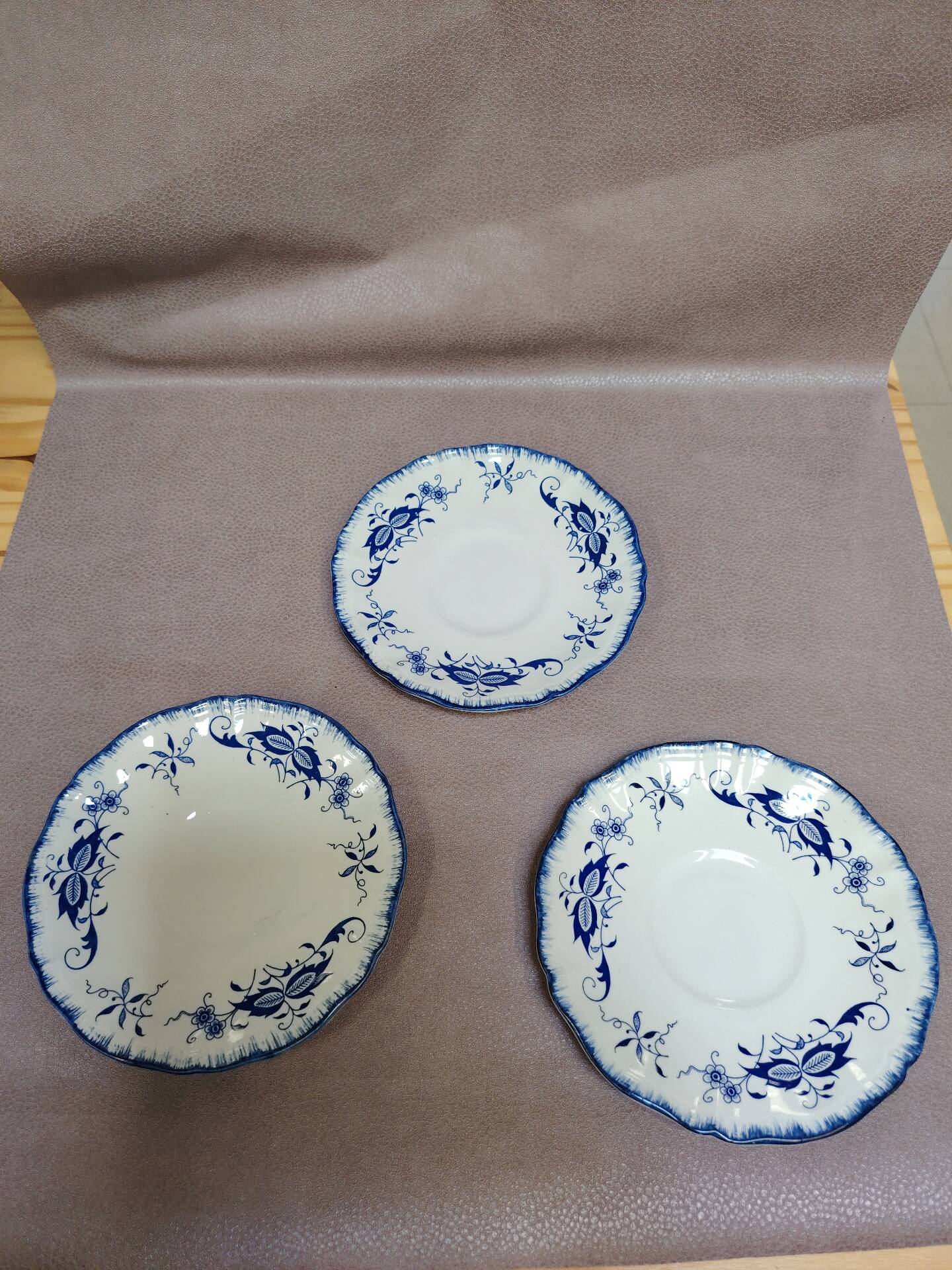 3 dessert plates / saucers Sarreguemines Lancaster blue decoration