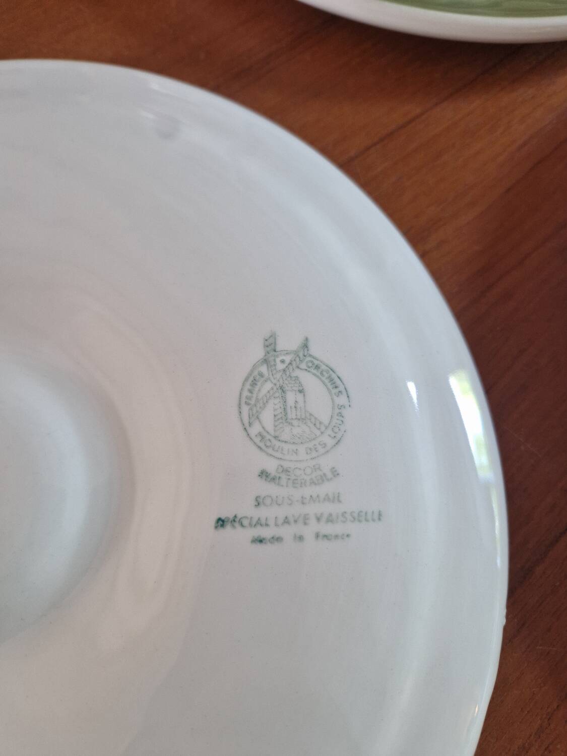 Vintage oyster service Moulin des Loups Orchies barbotine, 12 plates