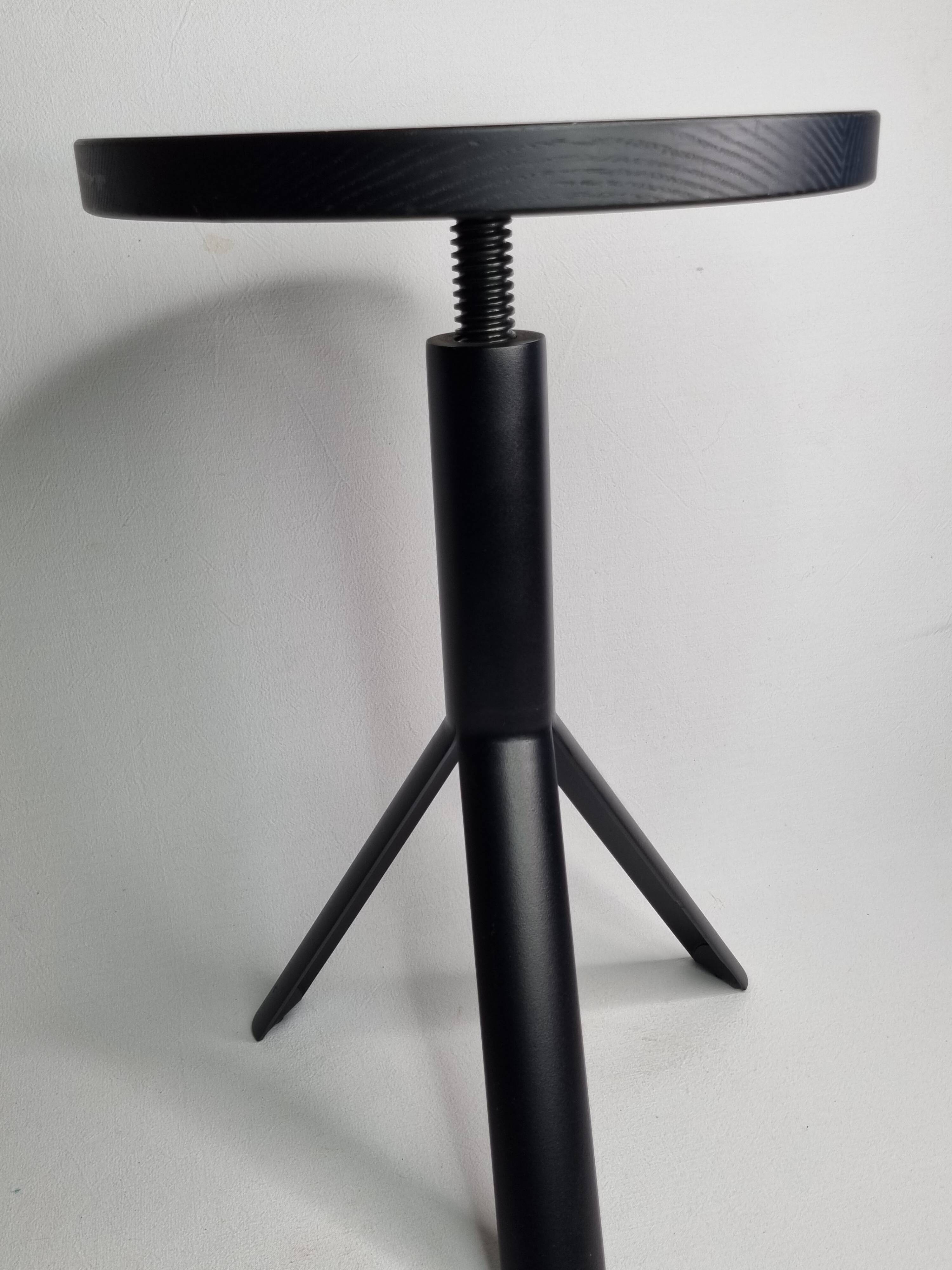 Tabouret réglable Ike par Studio Dreimann pour Ligne Roset