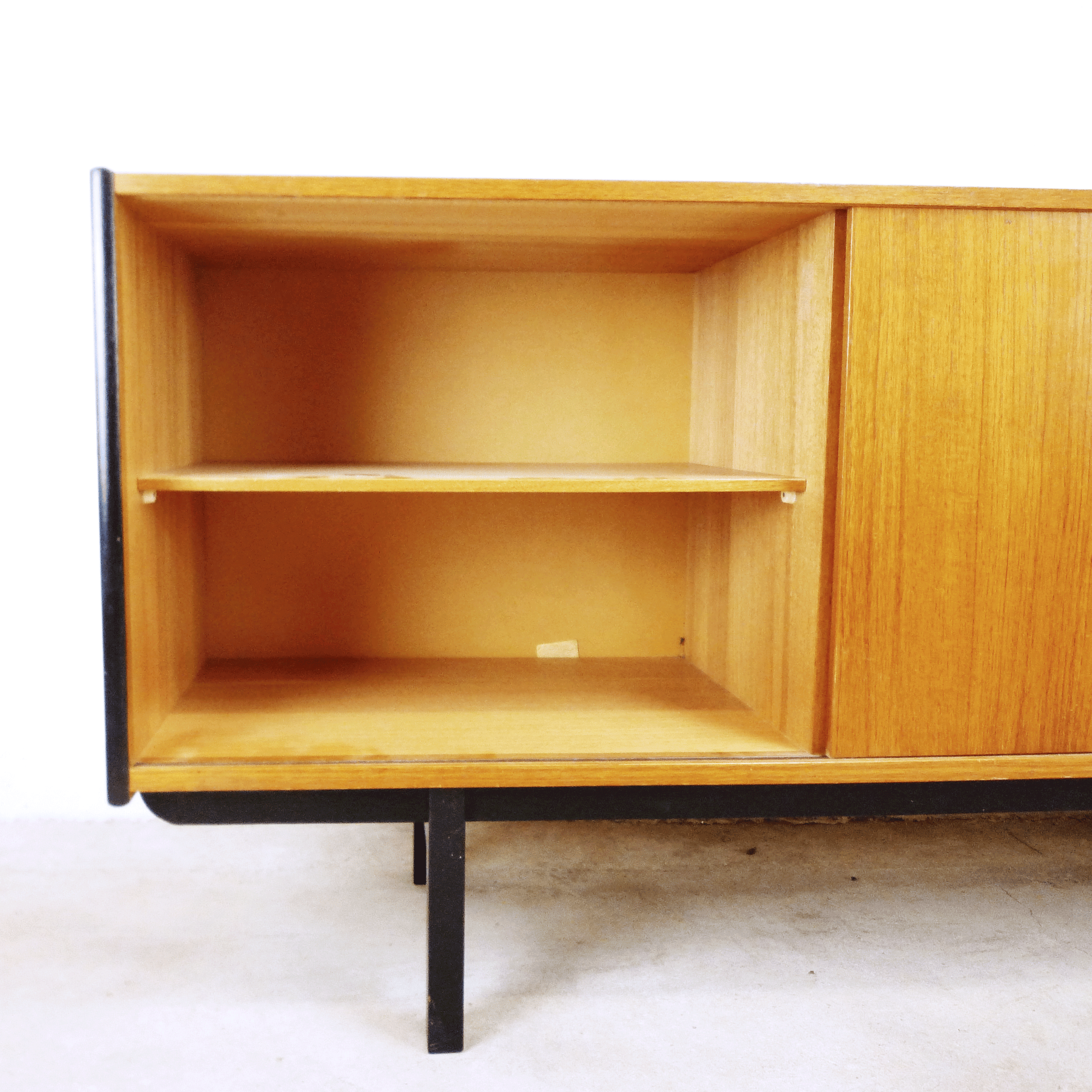 Enfilade en teck miel, 1960