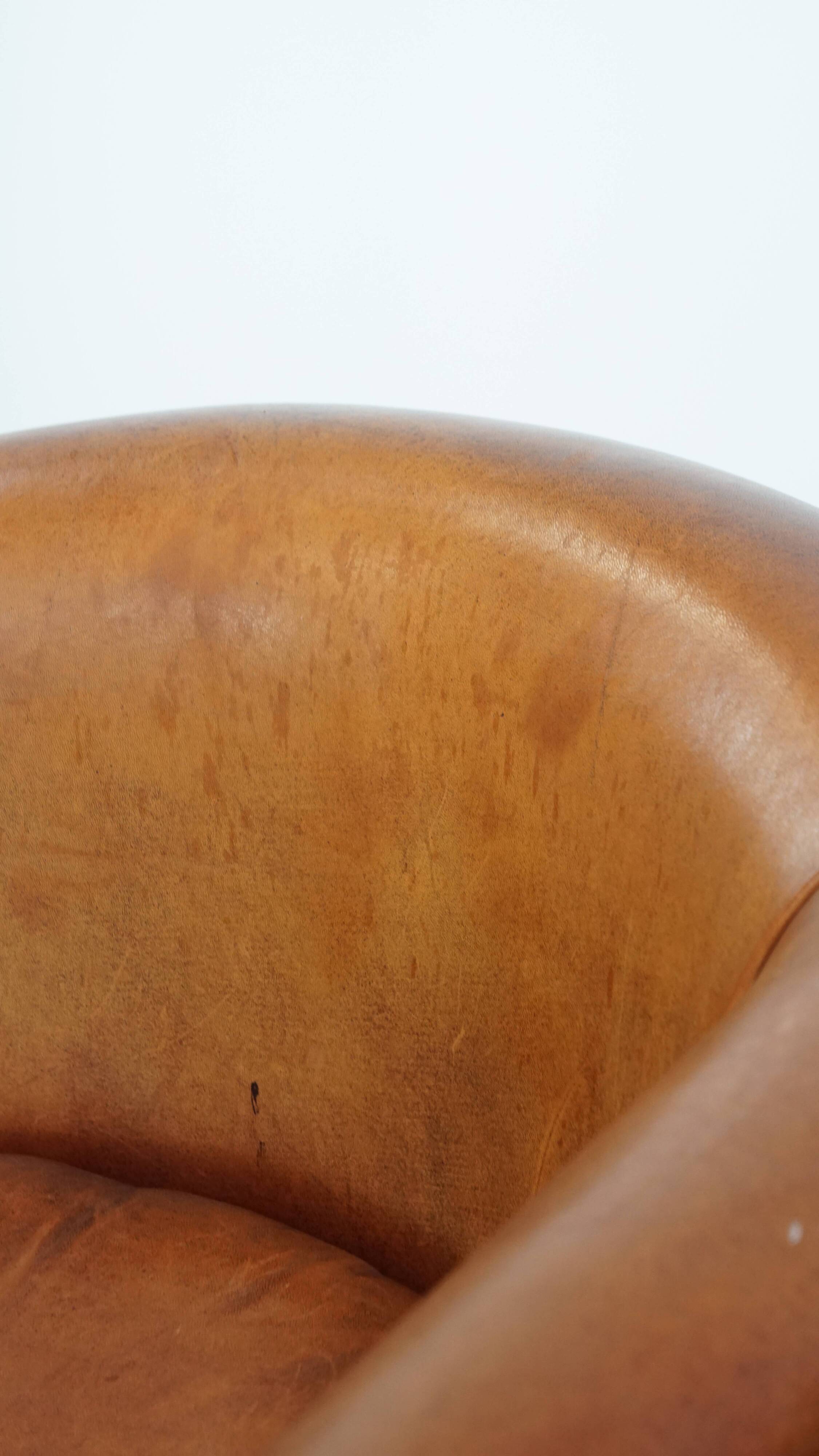 Set of 2 sheepskin leather club chairs