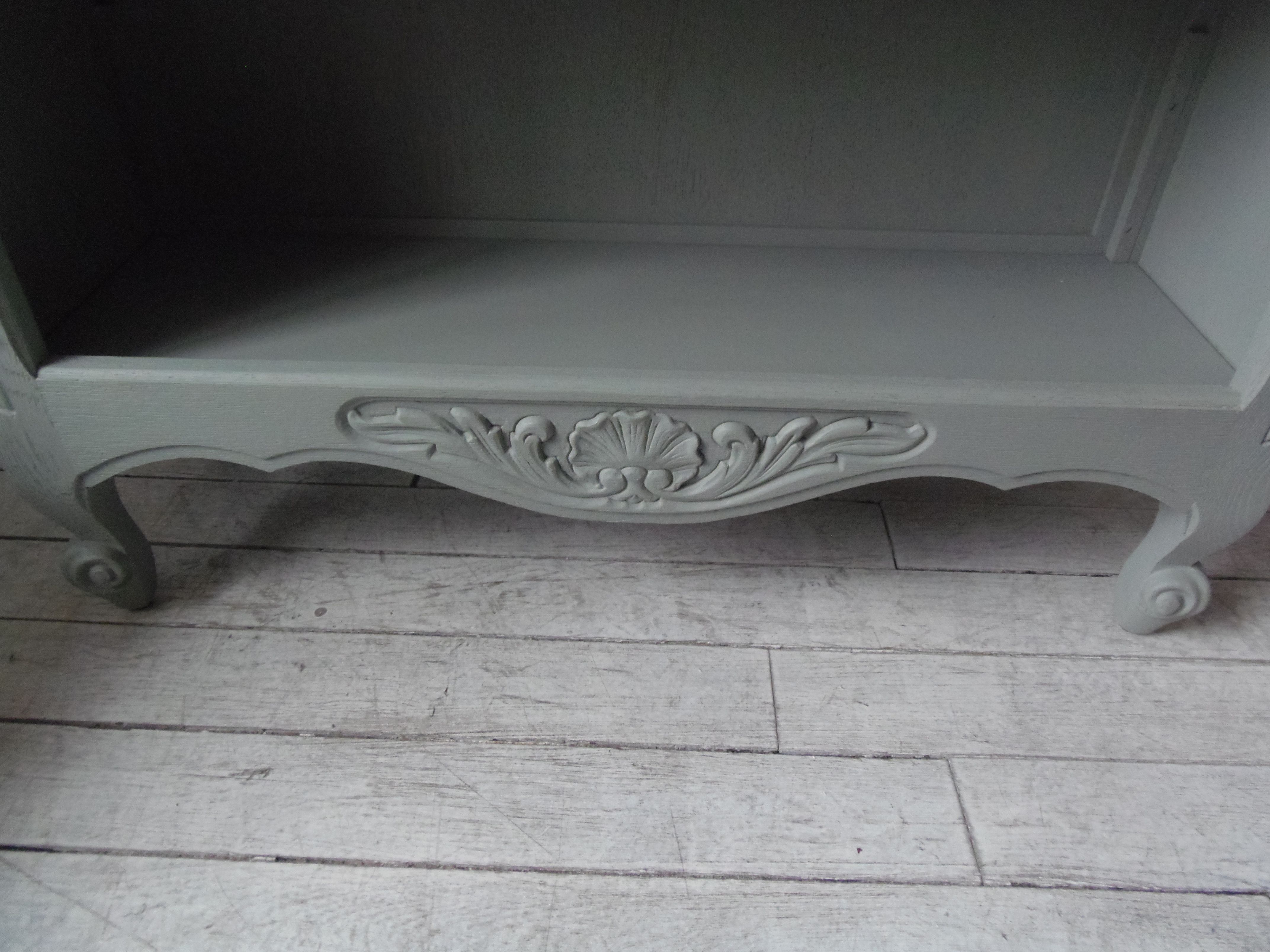 Louis XV style bookcase, green gray with 3 adjustable shelves, wooden tray.