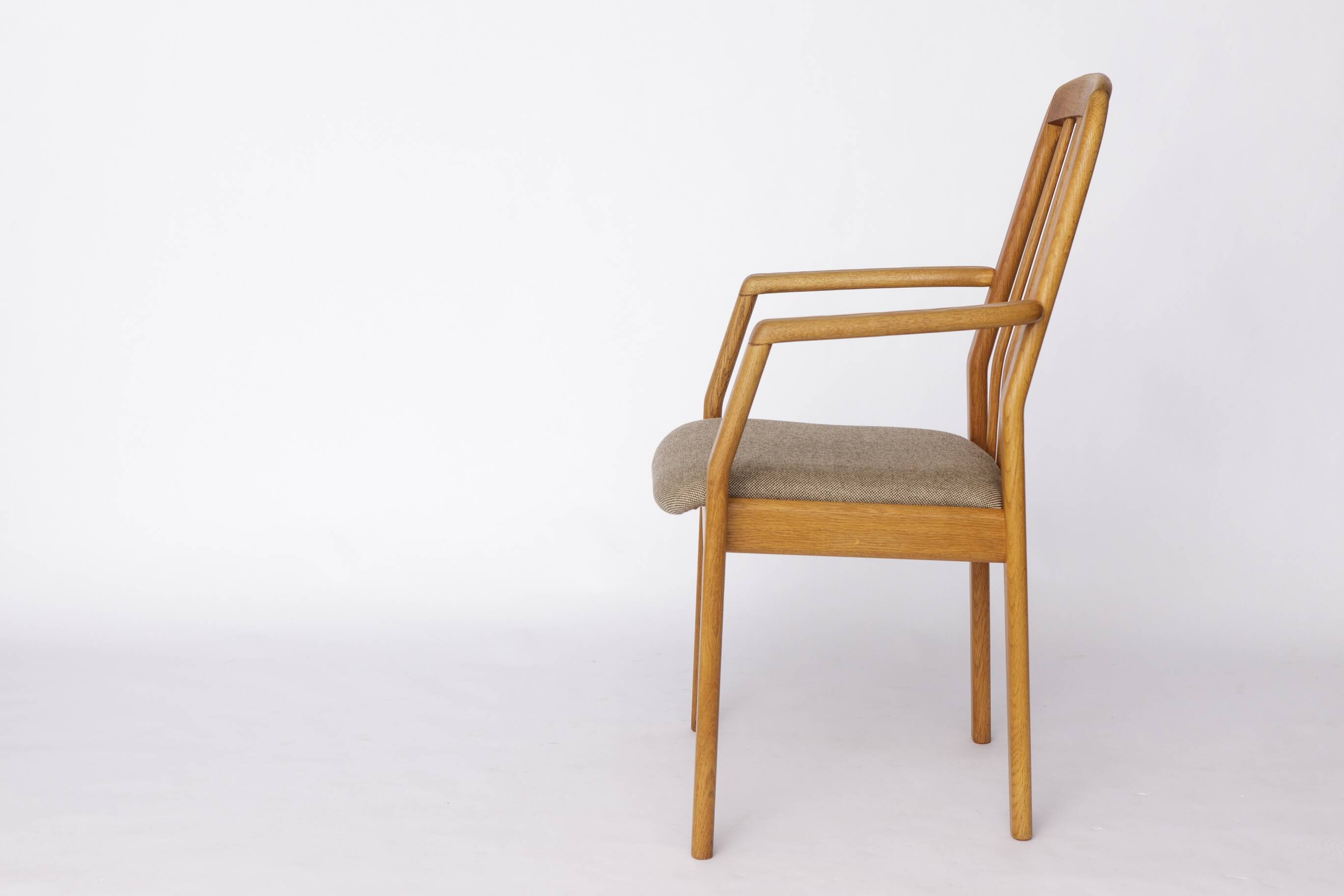 4 Vintage Dyrlund Armchairs in Oak, 1970s | Danish Mid-Century Modern