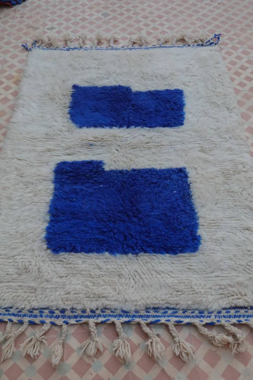 Traditional handmade Beni Ouarin rug size 150 x 250 cm