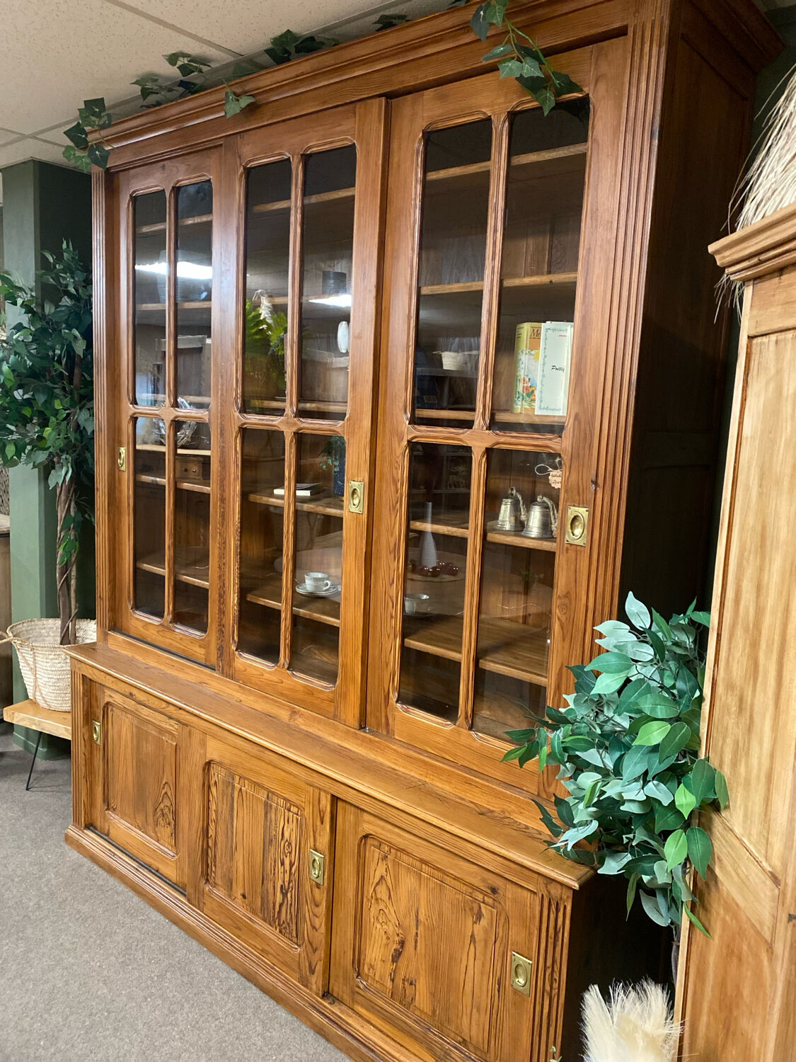 Workshop furniture, bookshelf