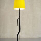 Lampadaire moderniste en fer battu, 1960
