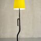 Lampadaire moderniste en fer battu, 1960