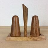 Servant salt and pepper in olive wood