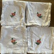 4 serviettes de table anciennes