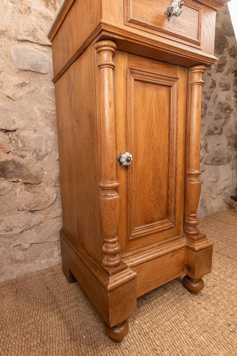 Small antique oak washstand with turned columns and white marble – Henri II style / late 19th century
