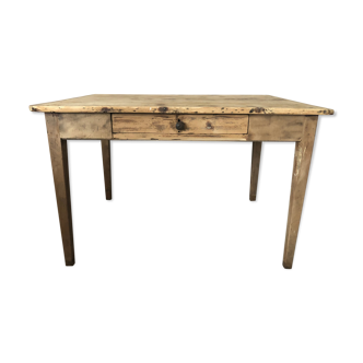 Farm table