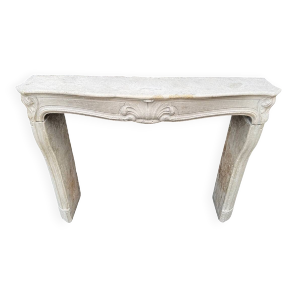 Cheminée de style Régence en pierre limoneuse vers 1880