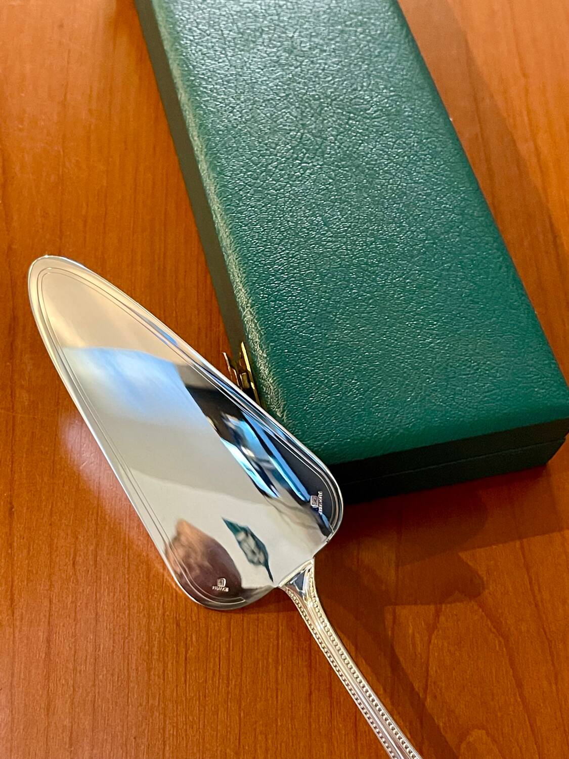 Christofle pearls, cake pie server, new condition