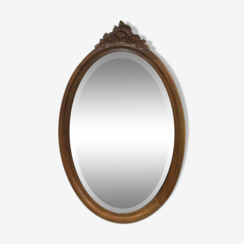 Miroir ovale en noyer blond ancien 58x92cm