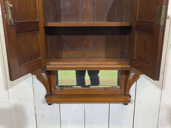 Etagère anglaise murale en noyer début XXème