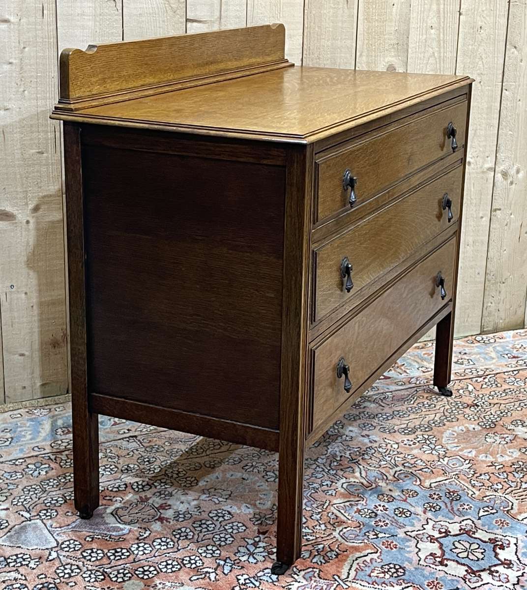 Commode anglaise en chêne des années 1930