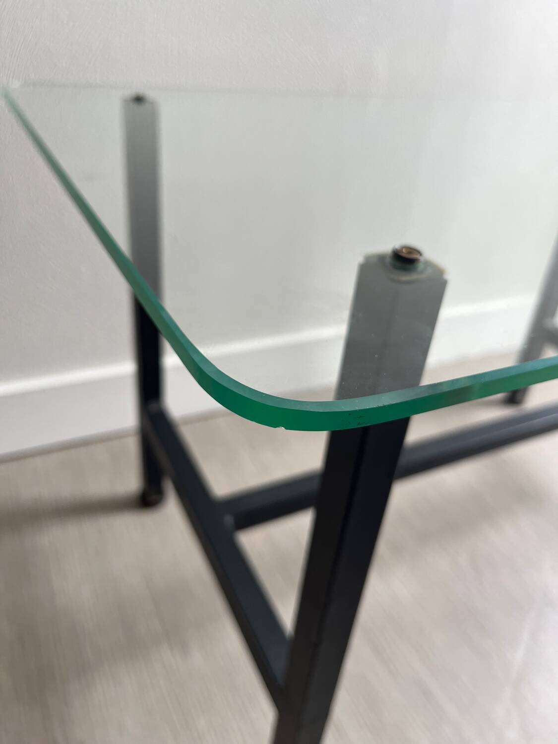 Vintage design coffee table in glass and metal
