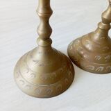 Paire de bougeoirs en laiton