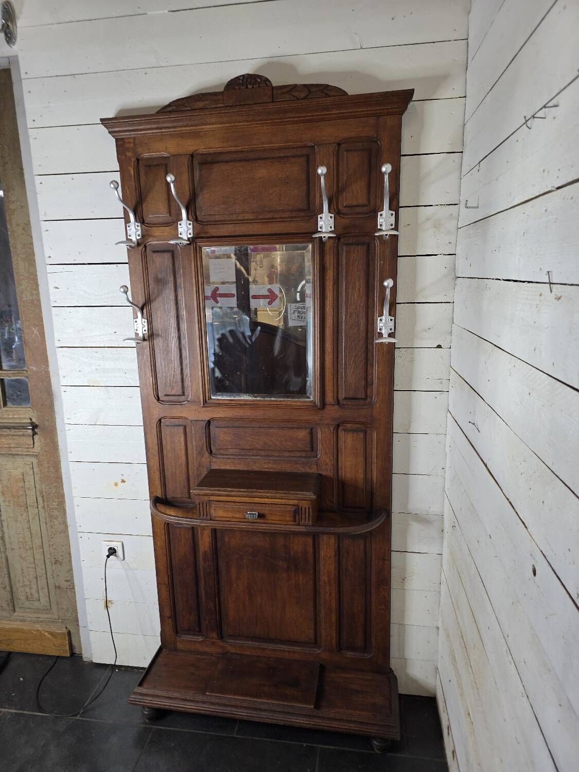 Vestiaire en chêne massif ancien