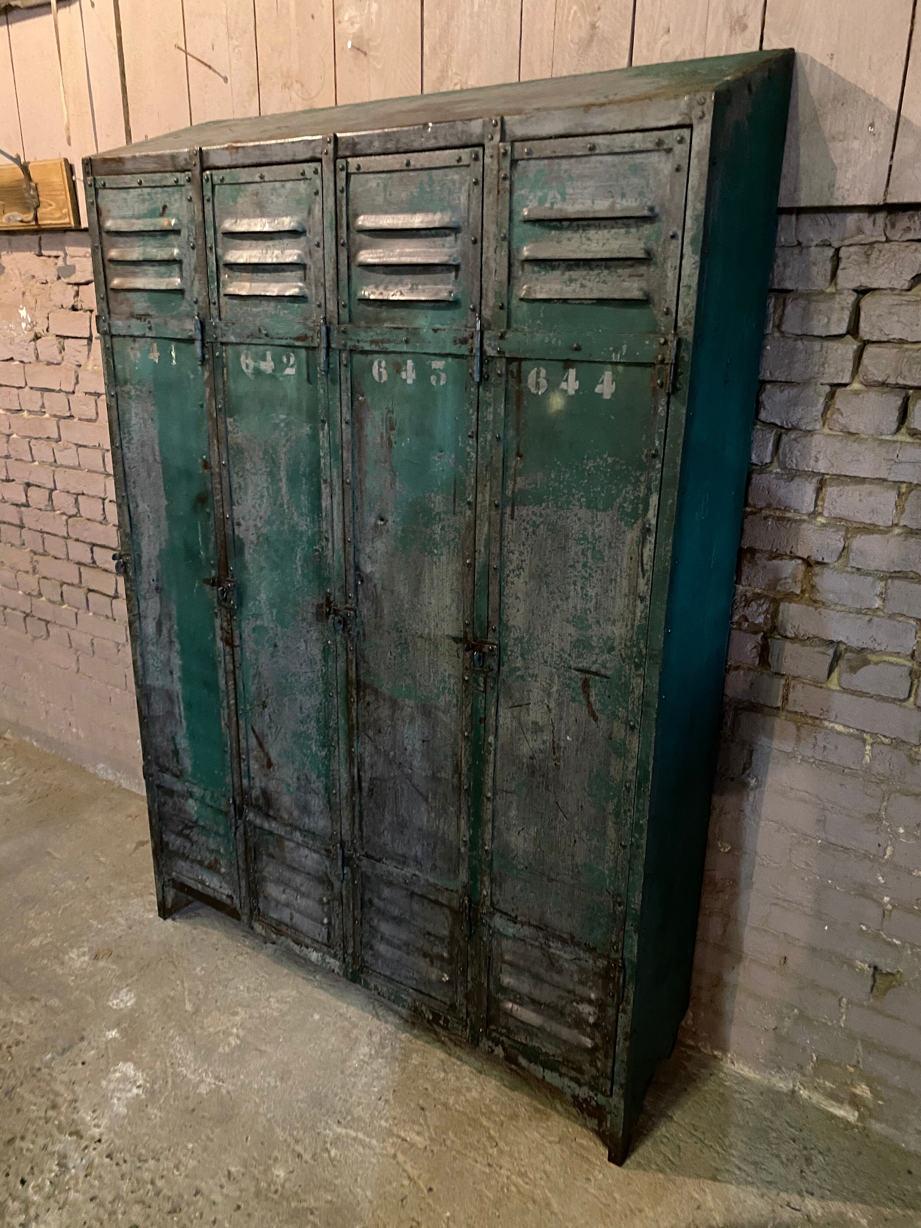 Riveted industrial vest 1920 original color