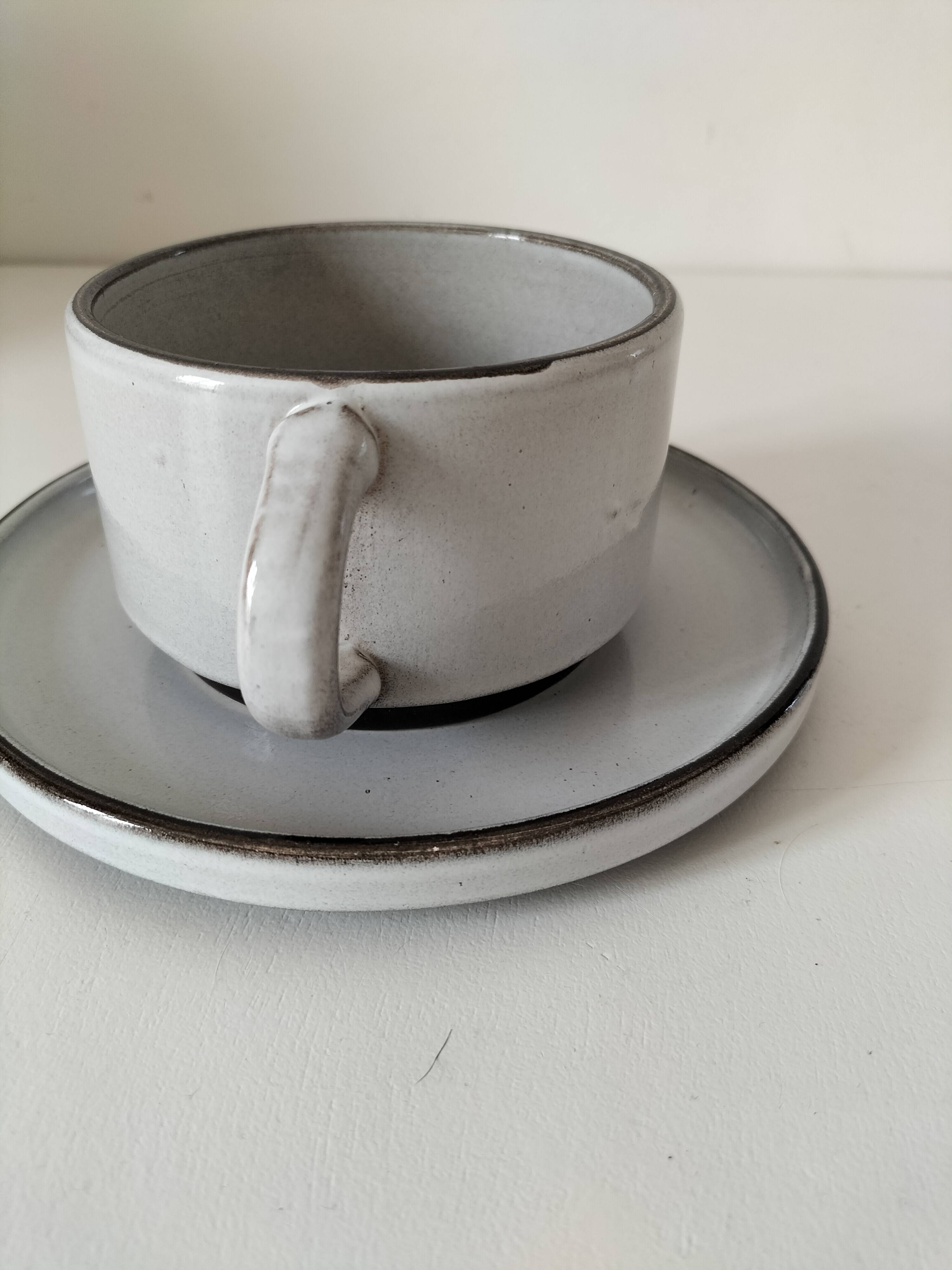 Two-tone stoneware breakfast mug