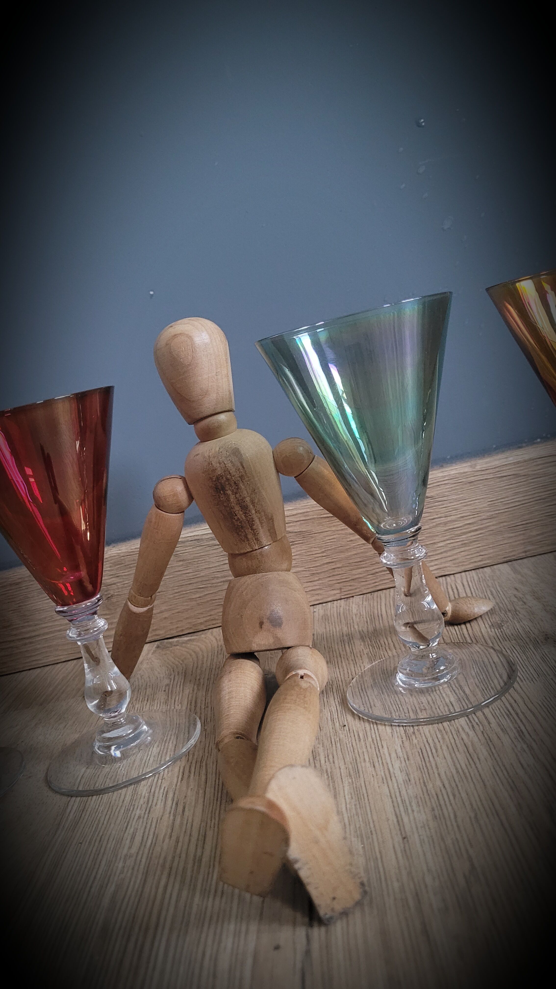 Set 4 colored wine glasses