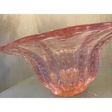 Vase en verre rose avec de l'or et des bulles d'air de forme ronde