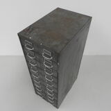 Commode industrielle en acier avec 20 tiroirs