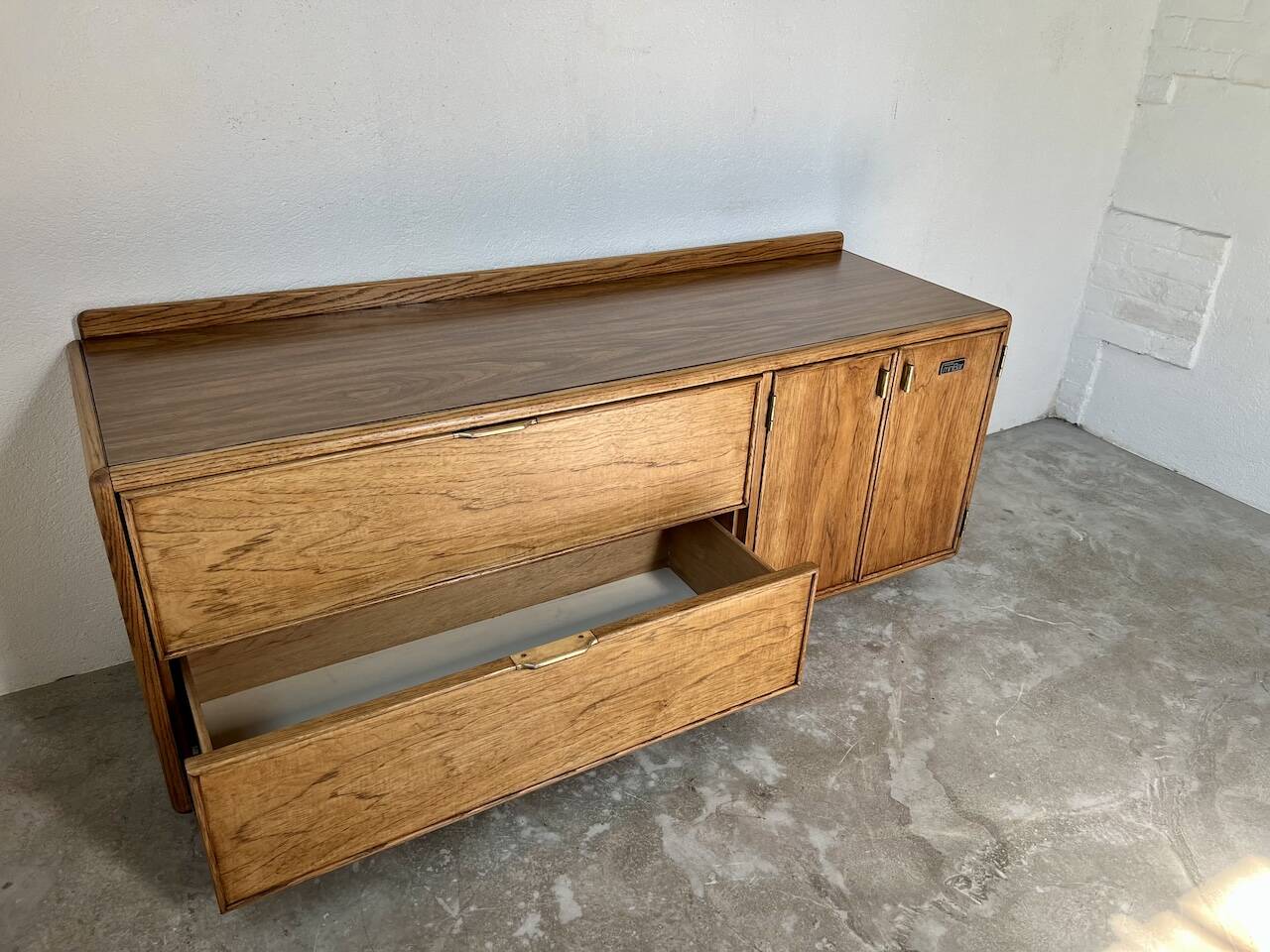English mini-bar sideboard, 70s
