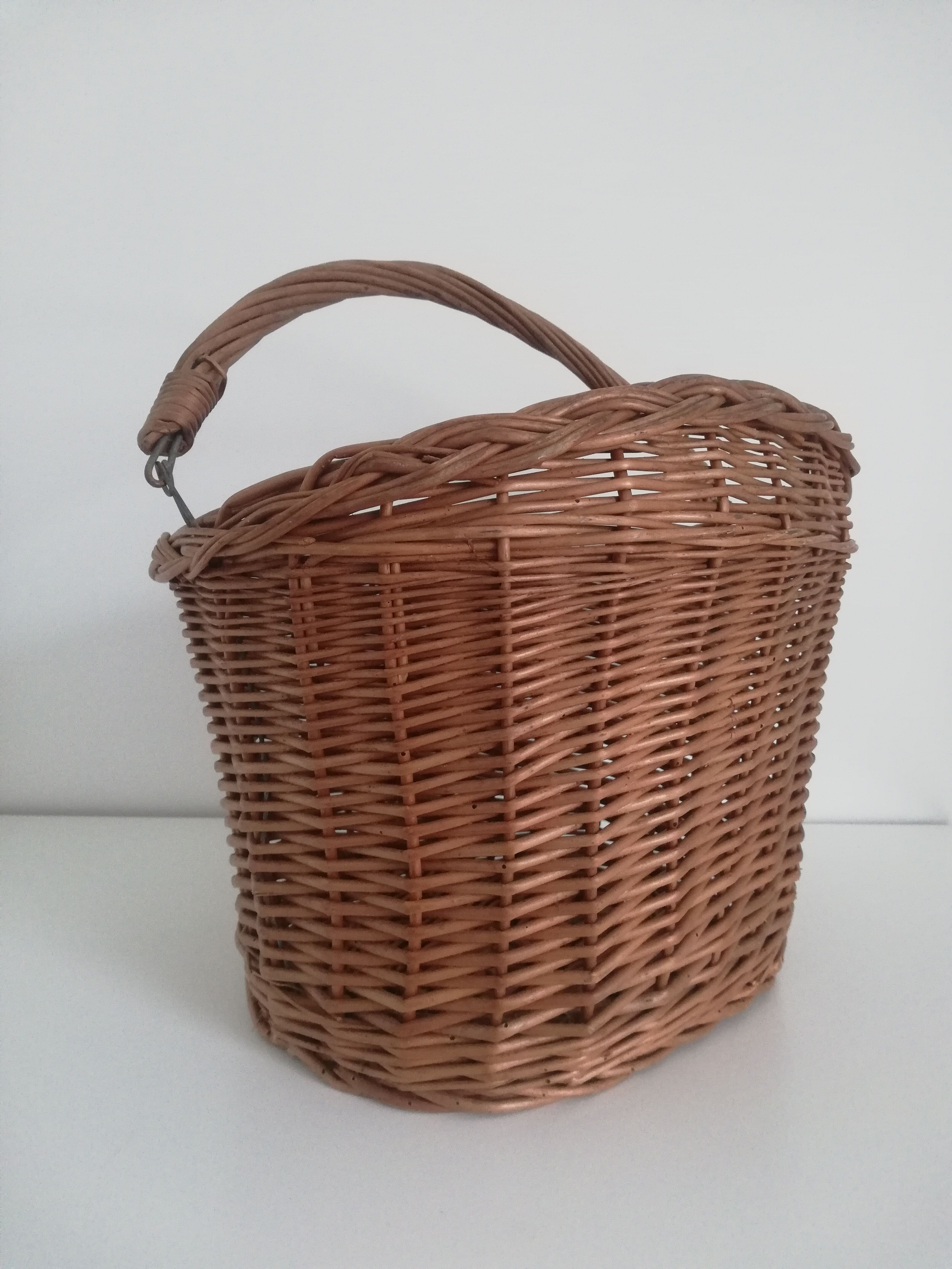 Vintage wicker basket for bicycle