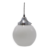 Opaline globe suspension