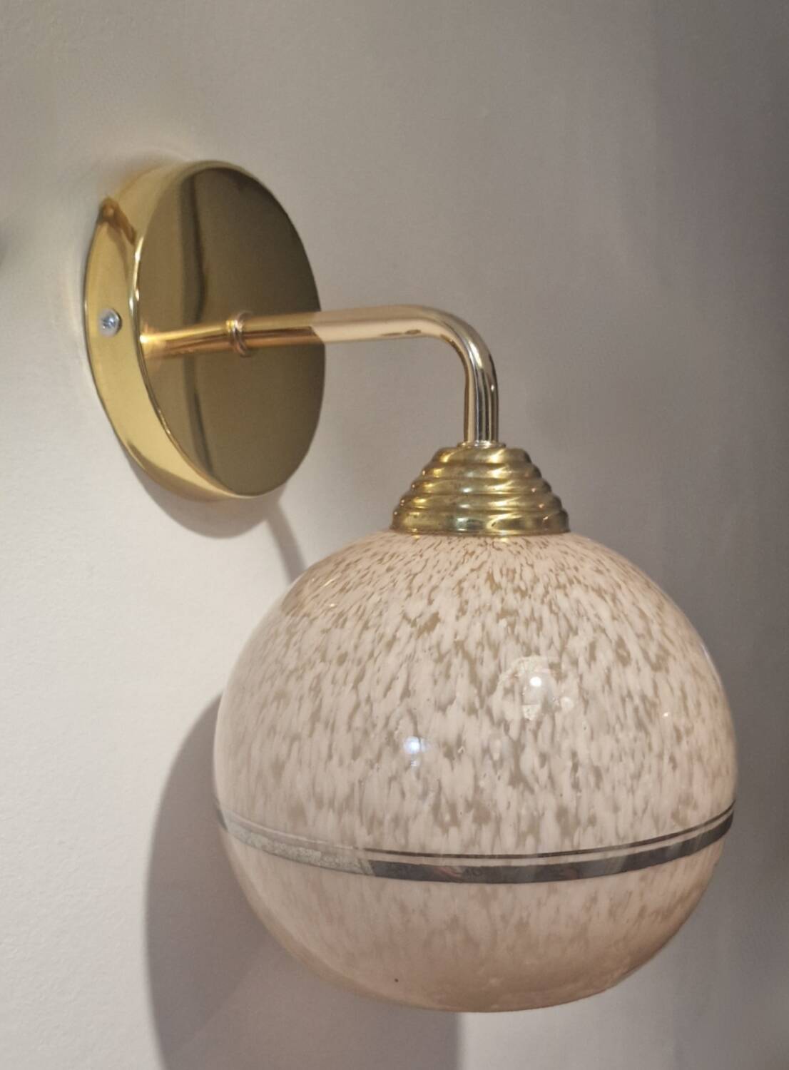 Art Deco wall light pink ball in Clichy glass with silver edging