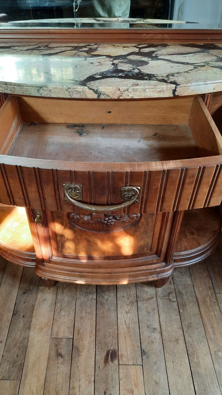 Buffet art nouveau