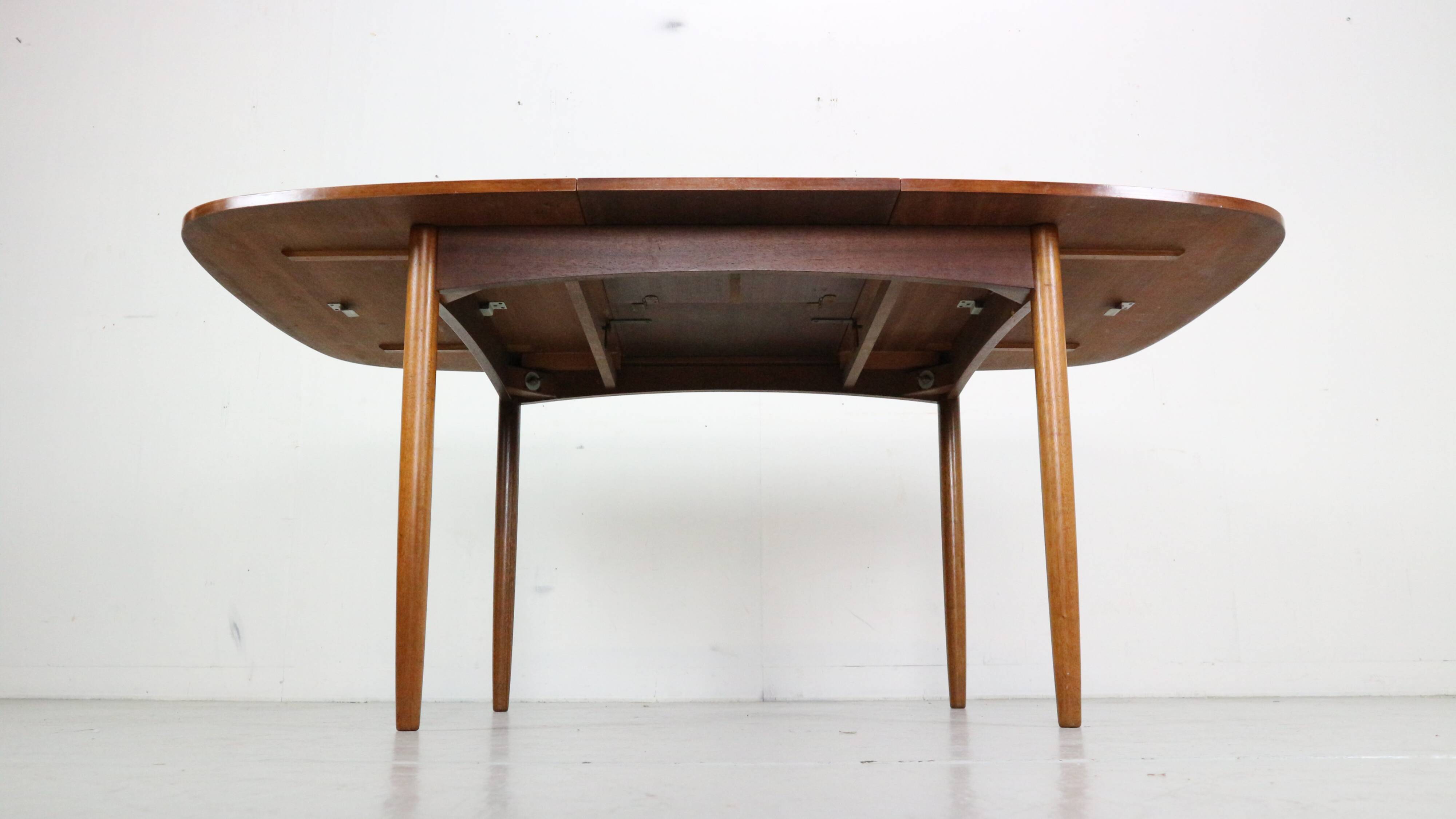 Mid- Century Modern Teak OvalExtendable Dinning Table By G Plan, 1960's