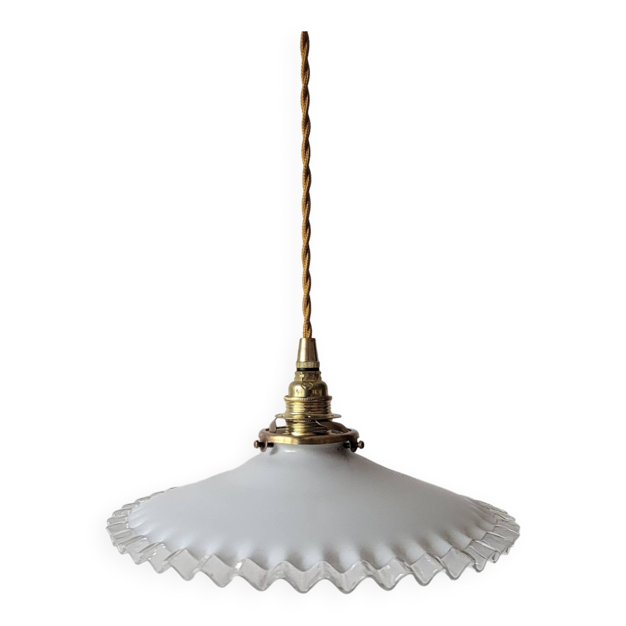 Pendant in serrated opaline