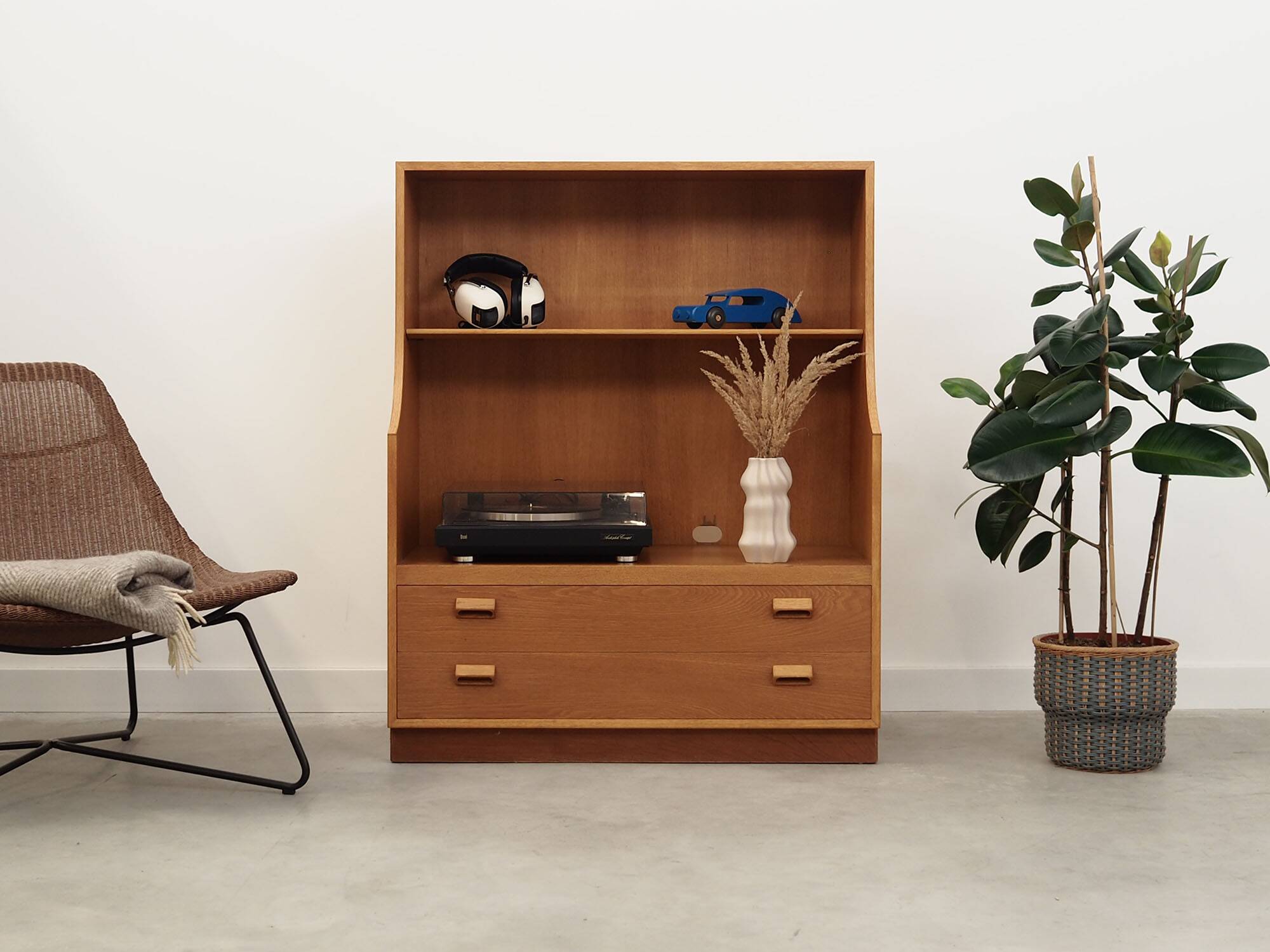 Ash bookcase, Danish design, 70's, production: Børge Mogensen