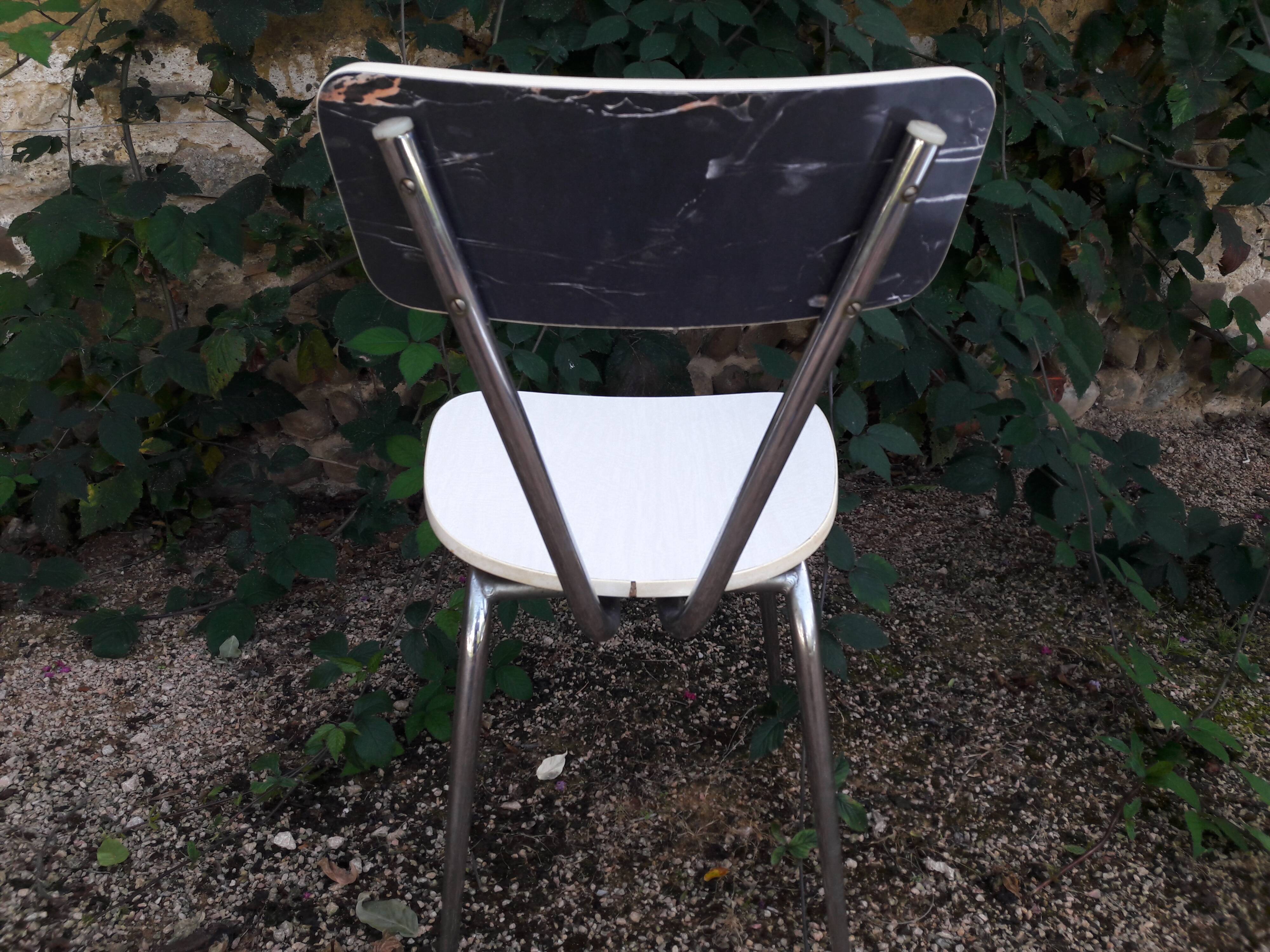 Duo de chaises en formica