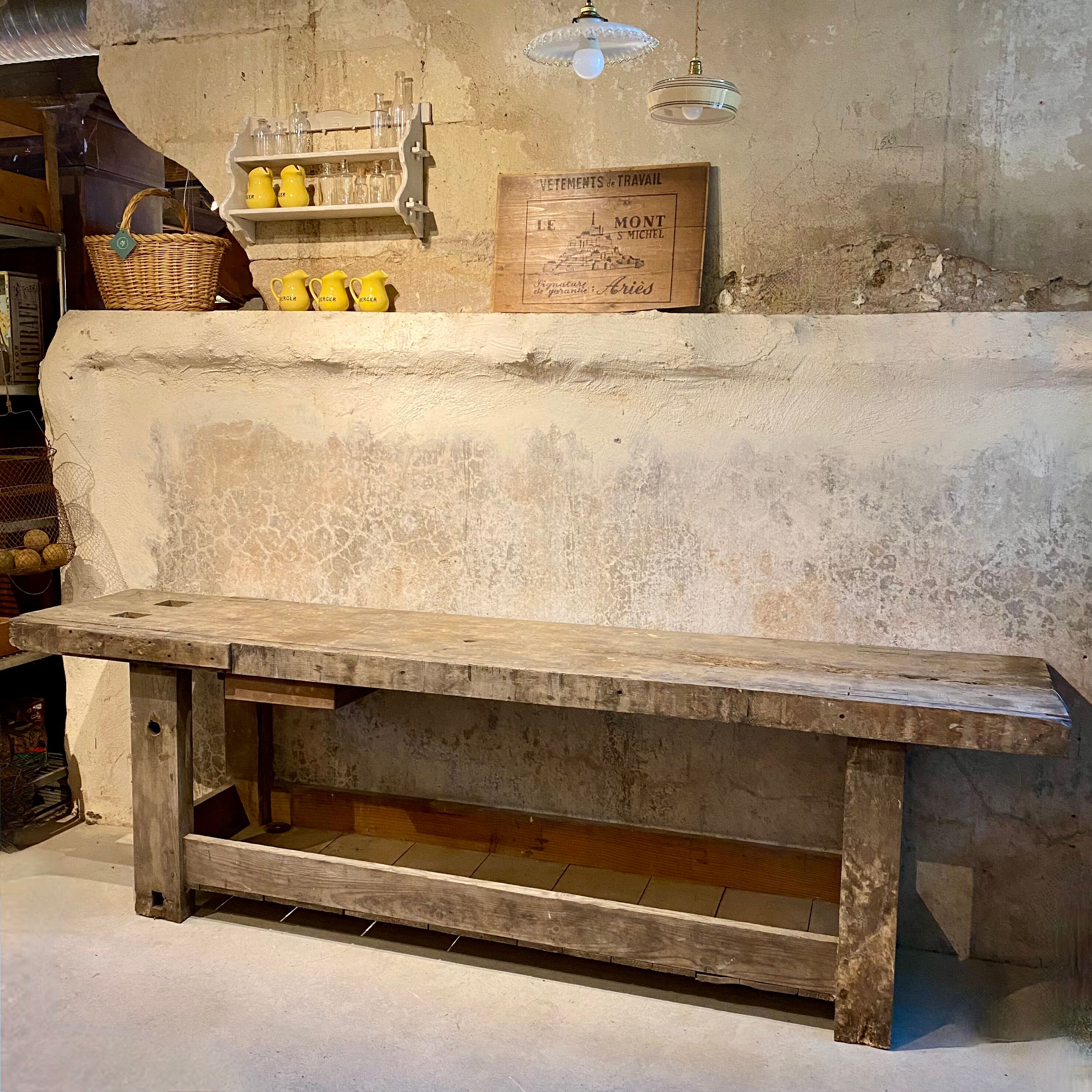 Carpenter's establishment