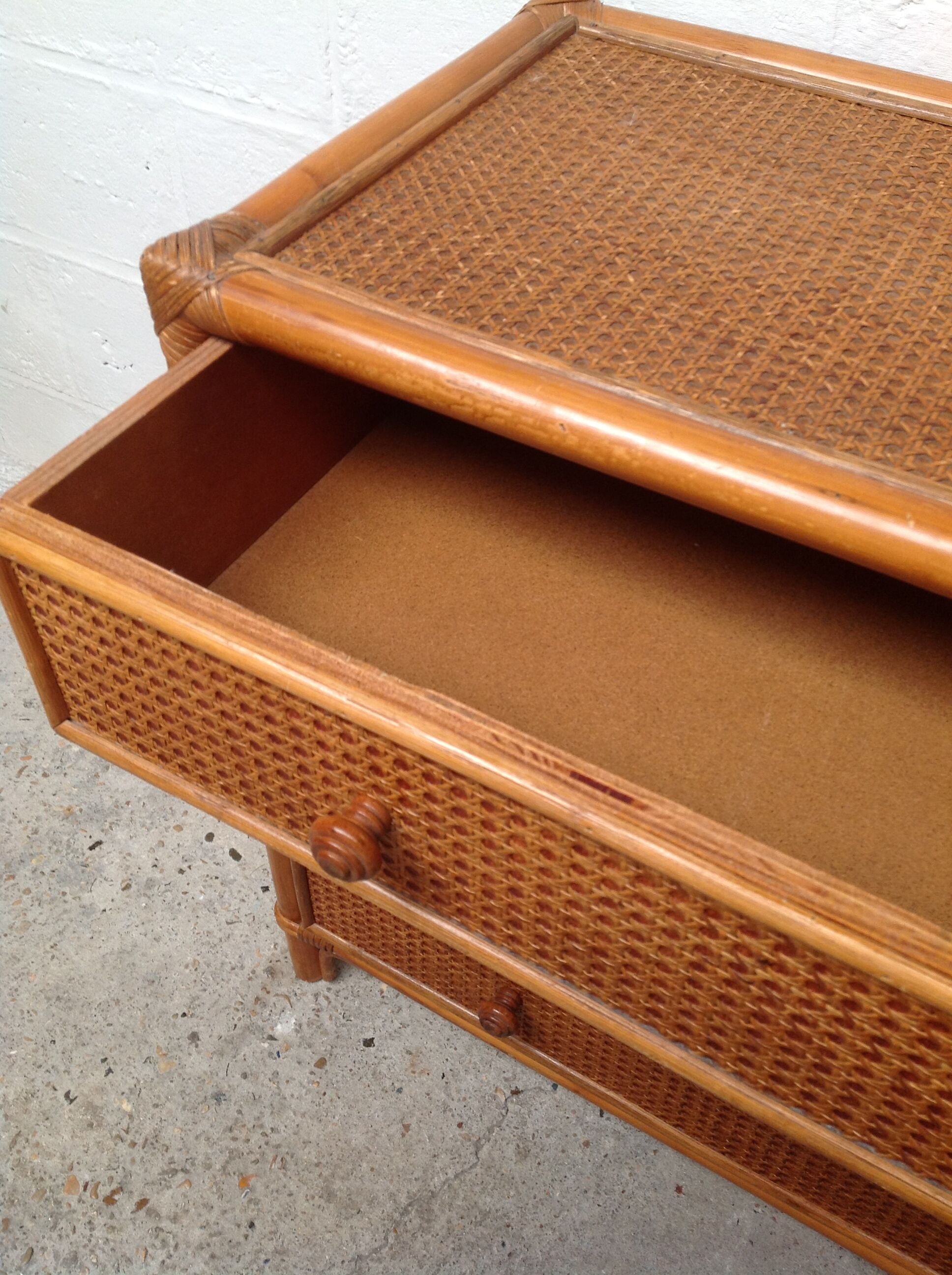 Commode  bambou et cannage rotin