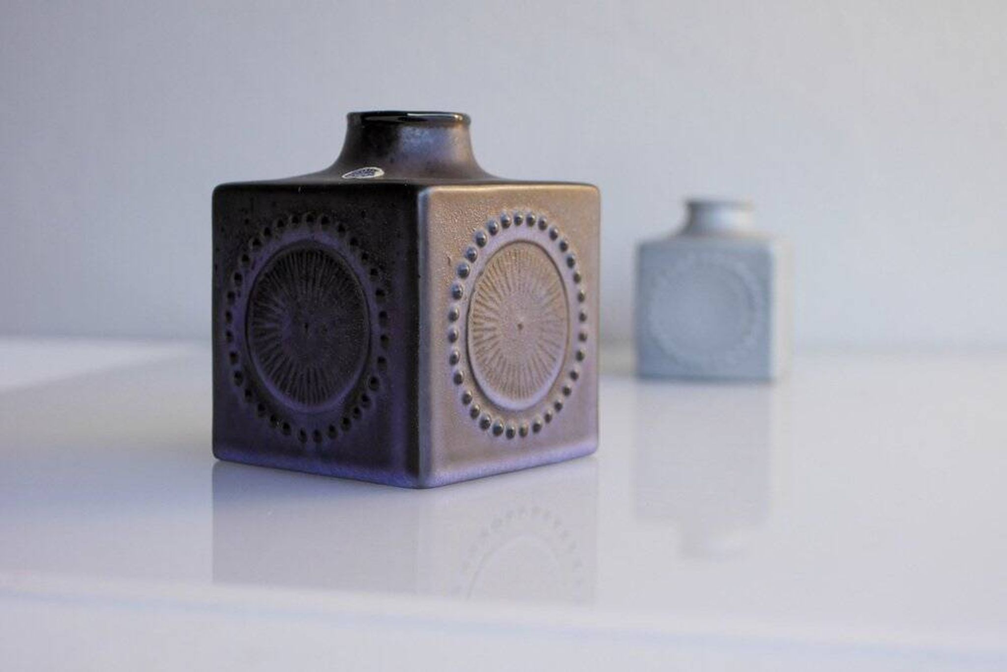 Mid-century Scandinavian modern art pottery vases in ceramic by Göran Andersson for Upsala Ekeby, Sweden, 1970s, set of 2