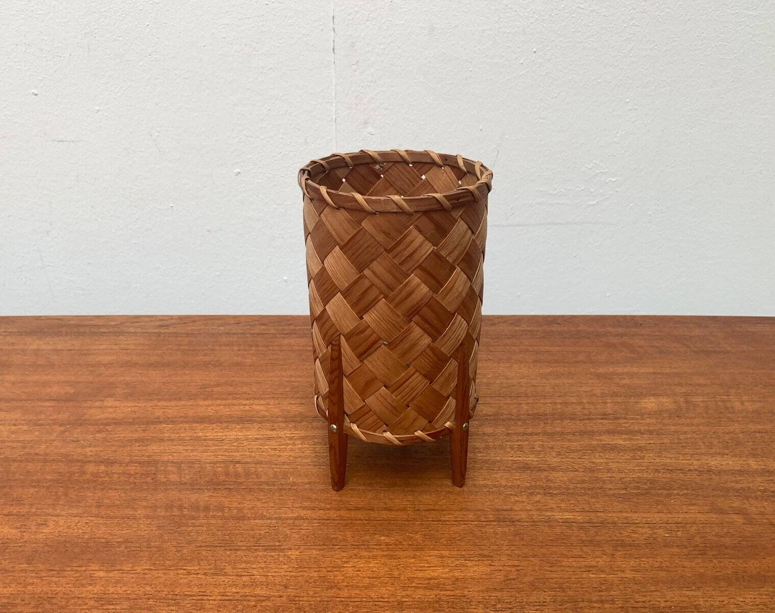 Mid-century Swedish wood veneer table lamp from Vamhus, 1960s.