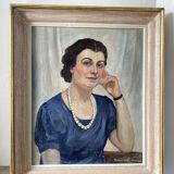 Signed portrait of a woman from 1939