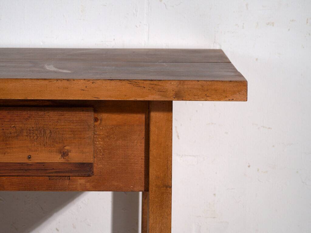 Table de cuisine ancienne en bois massif – Europe centrale, vers 1920