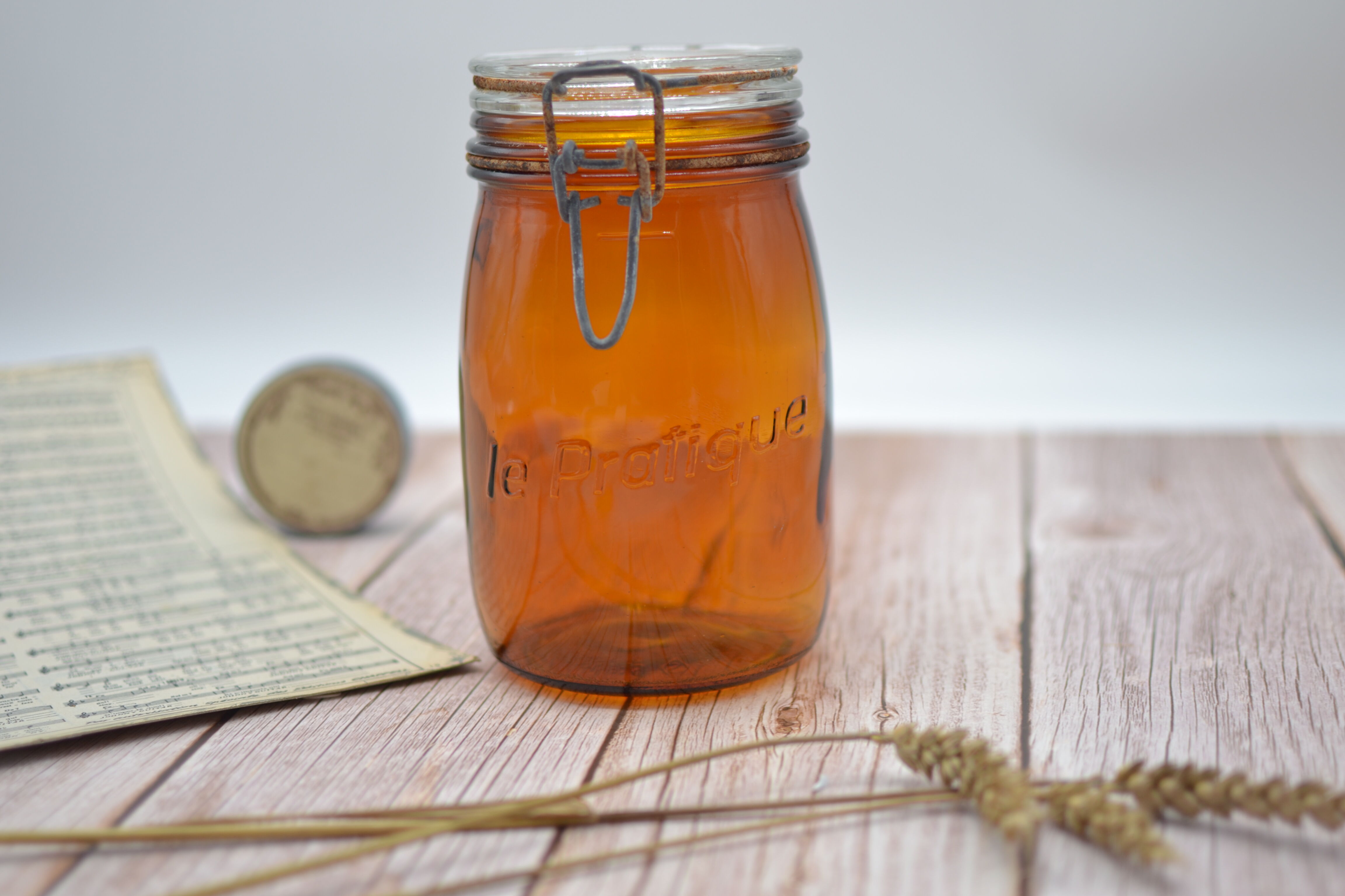 Amber jar the Practical capacity 1 liter