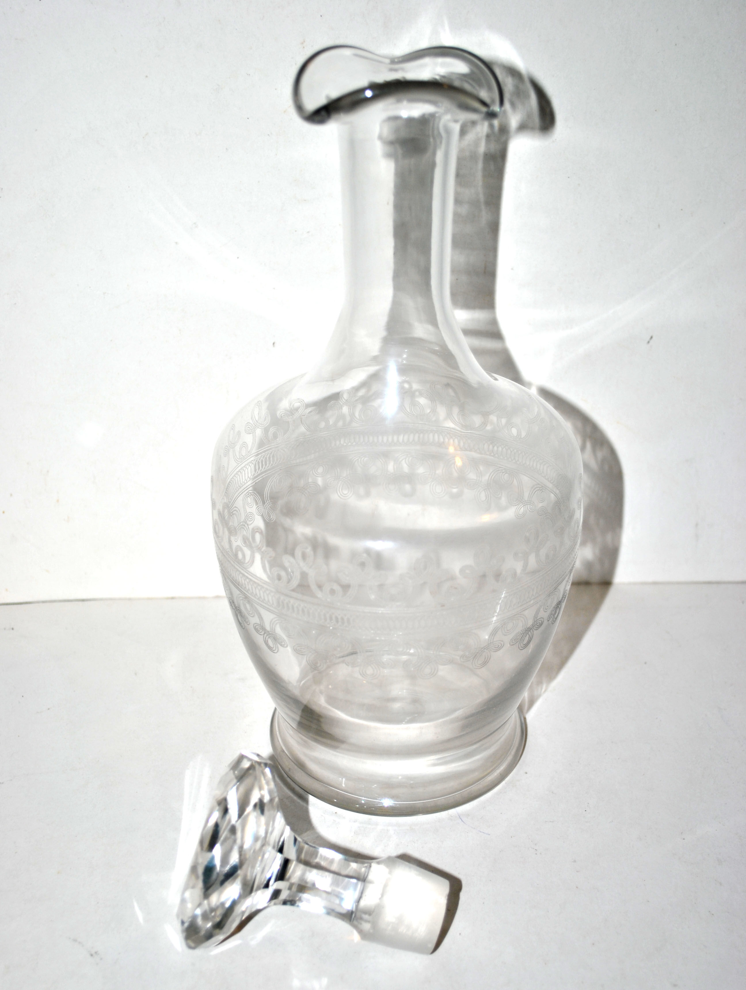 Baccarat crystal decanter engraved with guilloché volute acid 1920